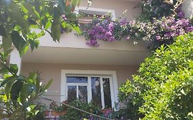 Flowers Guesthouse