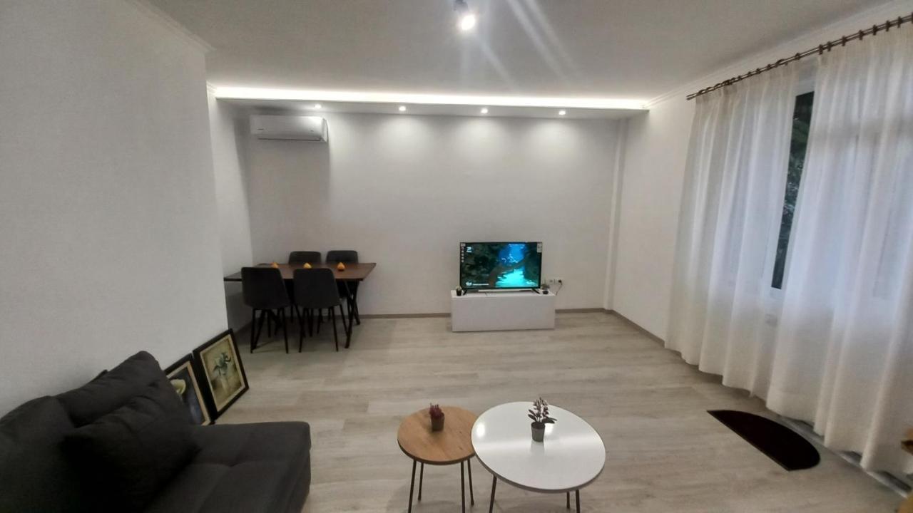 Flowers Guesthouse Tiran Dış mekan fotoğraf