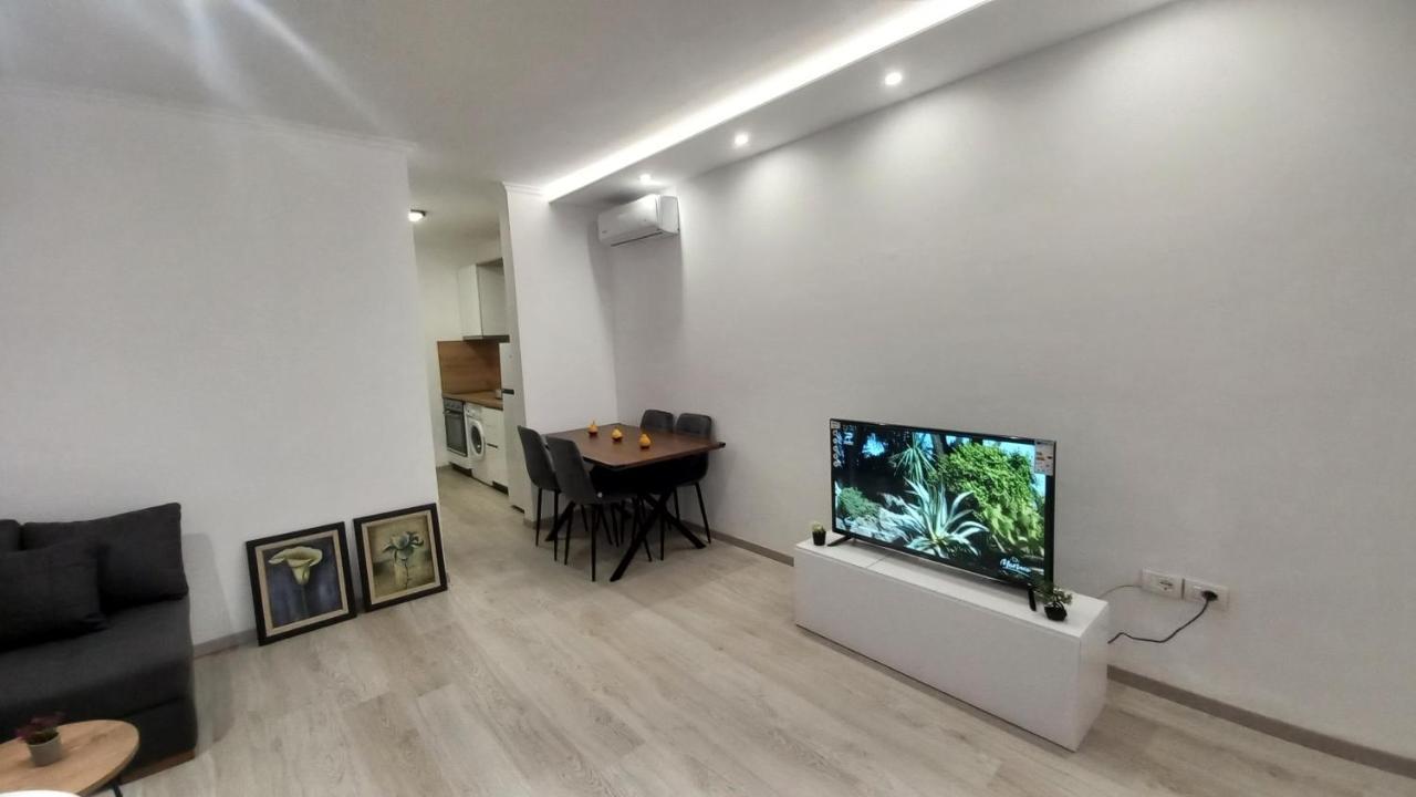 Flowers Guesthouse Tiran Dış mekan fotoğraf
