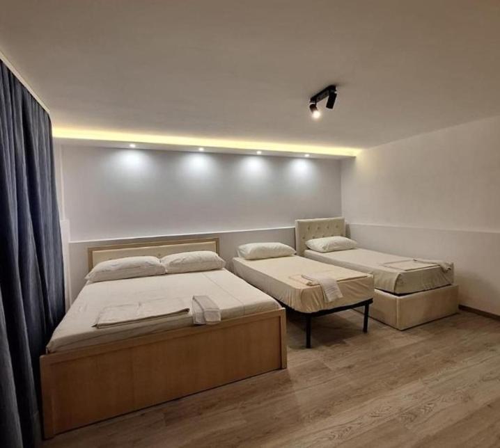 Flowers Guesthouse Tiran Dış mekan fotoğraf